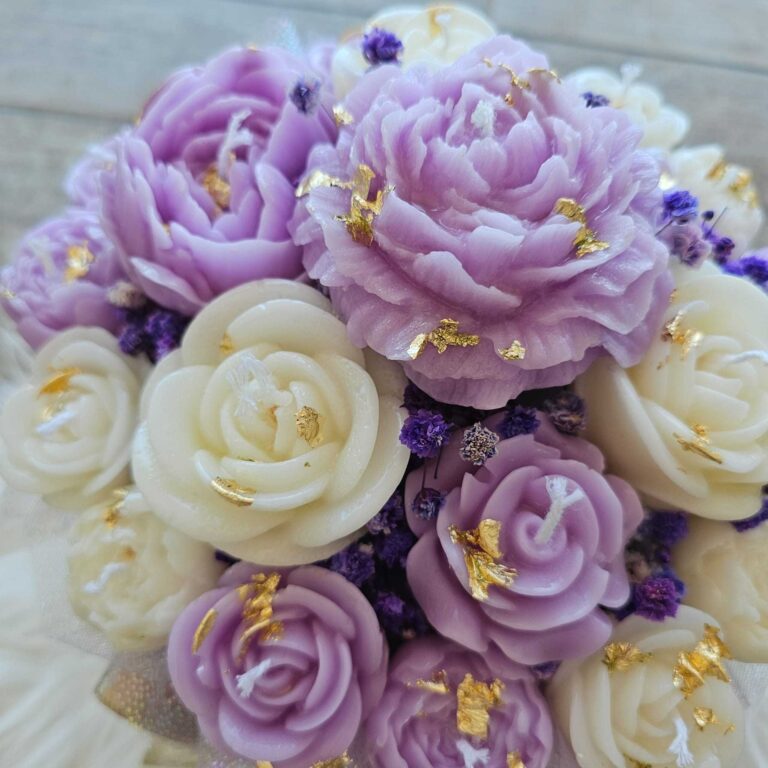 זר פרחים מנרות